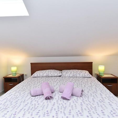 Apartments Luni II Baška Екстериор снимка